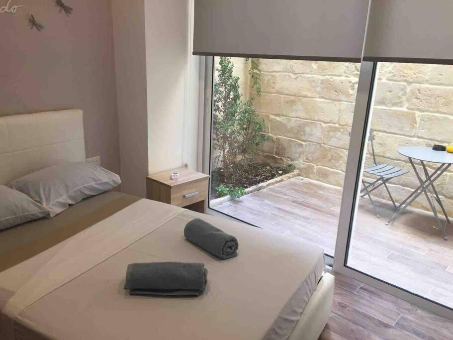 Sliema - 2 Mins From The Beach Apartment Exterior foto